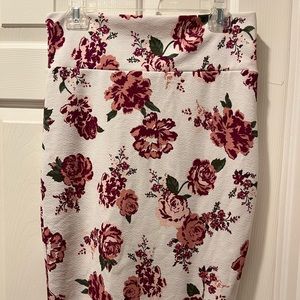 NEW IVORY PENCIL SKIRT